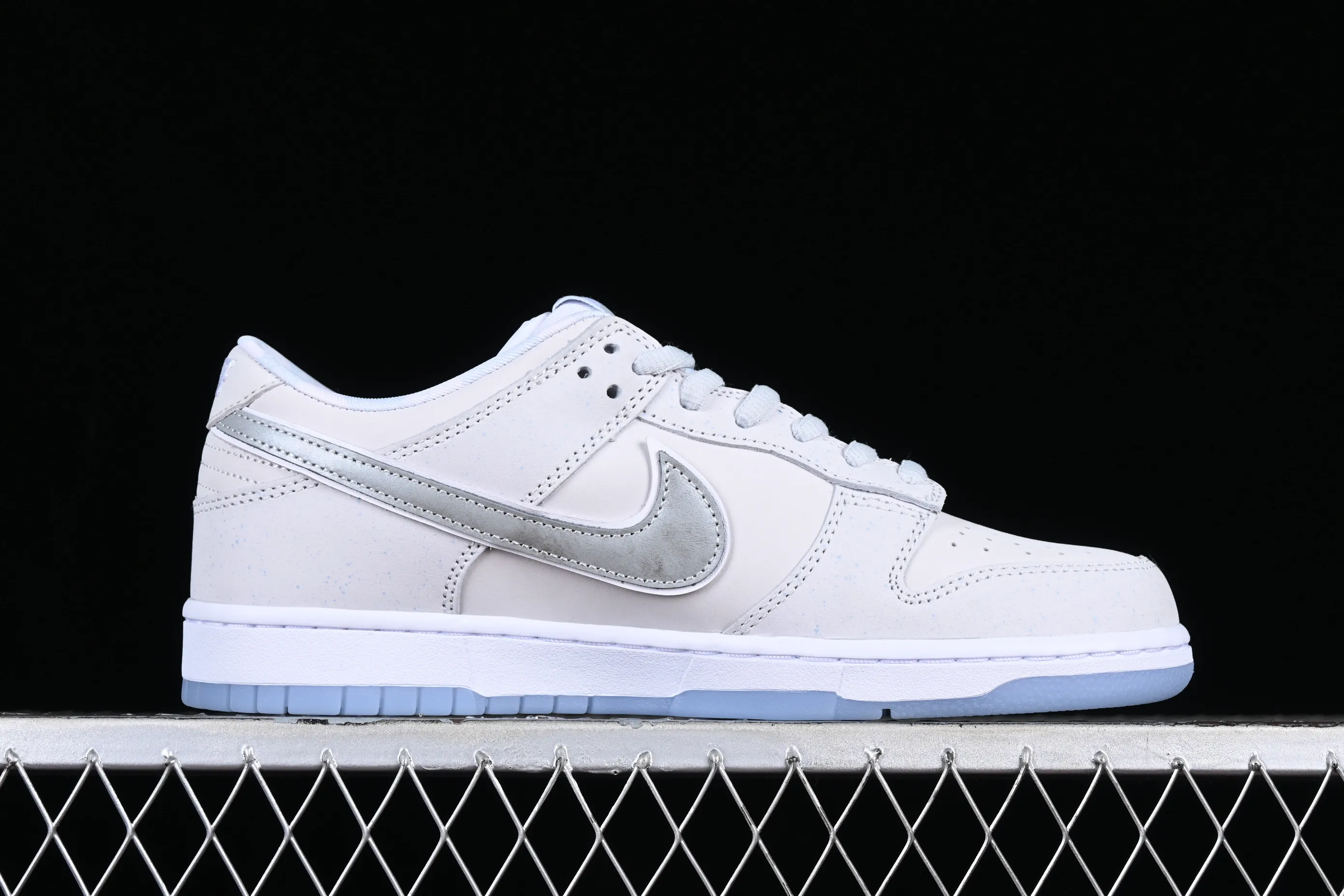 All Categories Nk SB Dunk Series Nk SB Dunk Low Low-top sneakers C version Concepts x Nk Dunk Low Pro SB "White lobster" full-layer white lobster SB low-top sports and leisure sneakers FD8776-100